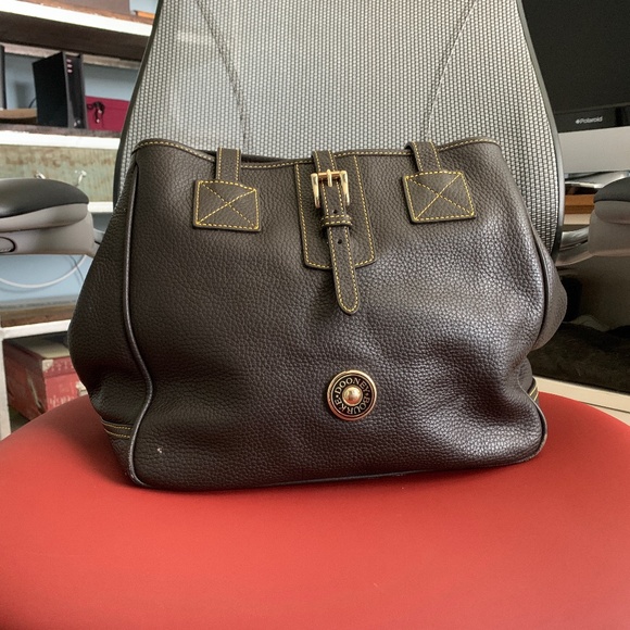 Dooney & Bourke Handbags - Dooney & Bourke Large Dark Brown Leather Bag